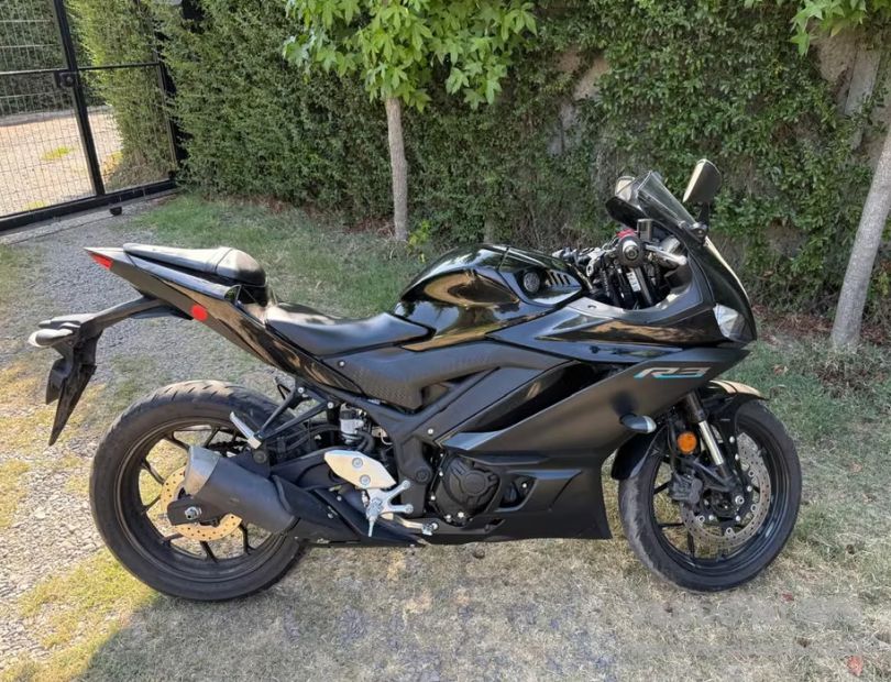 Fotografía de Yamaha R3a 2023
